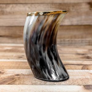 Vaso de chupito artesanal de cuerno de búfalo rústico y ecológico con forma natural y acabado pulido para regalo de boda, decoración de cocina o bar. - Product Image 4