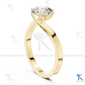 แหวนหมั้นเพชรทรงกลมเจียระไนแบบ IGI Certified Lab Grown Diamond ประดับบนตัวเรือนทองคำแท้ทรงมงกุฎ ดีไซน์วินเทจลายฉลุ - Product Image 2
