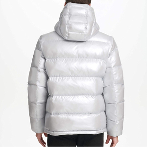 Veste matelassée légère à capuche grise personnalisée en polyester avec logo brodé pour homme, vente en gros - Product Image 6