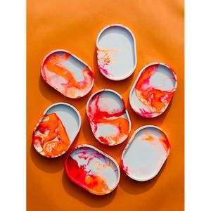 Bandejas Decorativas Ovaladas y Redondas de Resina para Soluciones de Almacenamiento Elegantes - Product Image 2