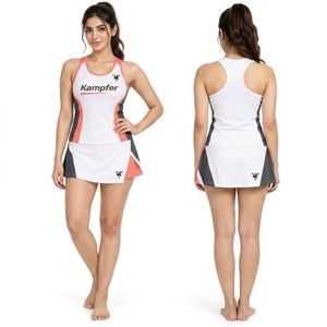Uniforme de tenis personalizado para mujer hecho con material suave y transpirable, control de humedad, ajuste cómodo, movimiento flexible y duradero. - Product Image 6