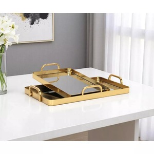 Plateau de service en aluminium poli Jaffs Exports JE464, forme irrégulière, motif feuille gravé, pour fruits, compatible micro-ondes, décoration - Product Image 3
