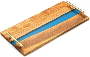 Bandeja de Servir de Madera y Resina Epoxi Hecha a Mano de Lujo, Bandeja Decorativa Premium para Servir Alimentos en el Hogar o Restaurante con Logotipo Personalizado - Product Image 3
