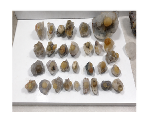 Bola de fluorita amarilla NATURAL Y HERMOSA sobre cuarzo de mm, lote de especímenes de minerales - Product Image 1