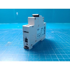 Disjoncteur miniature Eaton FAZ-C3/1 d'occasion – Pièces détachées d'équipement semi-conducteur de la génération précédente - Product Image 3