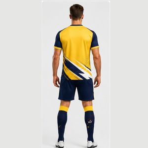 Uniforme de Fútbol Personalizado, Jersey y Pantalones Cortos de Fútbol Diseñados con Tela Elástica Resistente para Máximo Confort en Equipo - Product Image 5