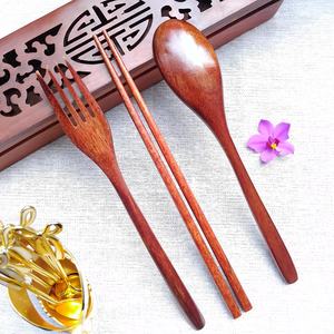 Ensemble d'ustensiles en bois de rose faits à la main – Baguettes, cuillère et fourchette en bois |   Vaisselle en bois naturel |   Cadeau de mariage, cadeau artisanal - Product Image 3