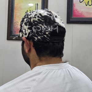 Gorra de béisbol de cuero vacuno con pelo, negra y blanca, estilo western con estampado de vaca, tipo trucker - Product Image 3