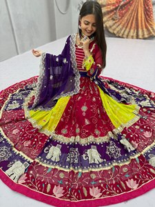Ensemble Lehenga brodé color block longueur ras du sol à séchage rapide, tenue indienne pakistanaise en tissu filet avec blouse et dupatta pour mariage et festival - Product Image 6