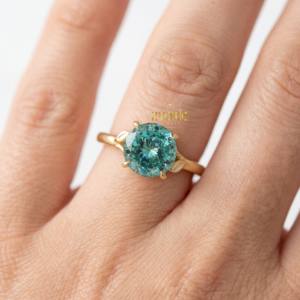 เพชรคัตต์โปรตุเกสสีฟ้าซีแยนสุดหรู ผลิตในห้องปฏิบัติการ ตัวเรือนทองคำแท้ 14K สำหรับผู้หญิง เหมาะสำหรับงานแต่งงาน งานหมั้น งานเลี้ยง และเป็นของขวัญ - Product Image 2