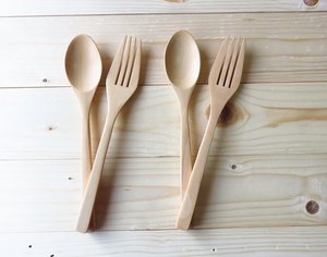Ensemble cuillère et fourchette en bois fait main au design antique – Couverts artisanaux pour collectionneurs, hôtels et repas décoratifs - Product Image 2