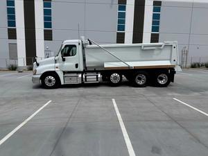 Vehículo de Carga con Motor de Alto Torque y Cabina con Cama para Transporte Regional y Transfronterizo - Product Image 4