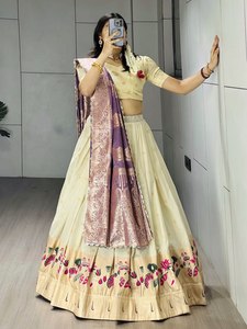 Lehenga Paithani de Luxe avec Broderie Zari Délicate et Coupe Fluide – Tenue Indienne de Mariage et de Cérémonie - Product Image 5