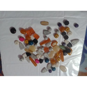 Collier en perles de résine pour femmes, fiançailles, mariage, couleur et taille personnalisées, colliers pendentifs faits à la main - Product Image 5