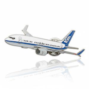 Cadeaux souvenirs du club aérien, épingles à revers personnalisées en métal en forme d'avion - Product Image 1