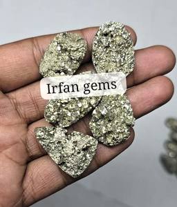 Bracelet de luxe fait main en pierres naturelles de pyrite, avec cabochons en cristal de pyrite mélangés à dos plat – Accessoire haut de gamme très prisé - Product Image 2