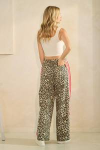 Women's High Waist Wide Leg Pants Leopard Print Side Stripe Loose Fit Elastic Waist Casual Summer Style Full Length Knitted Pant - Product Image 2