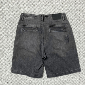 Shorts gris foncé pour homme, taille mi-haute, fermeture boutonnée, couleur unie, style workwear en toile respirante - Product Image 2