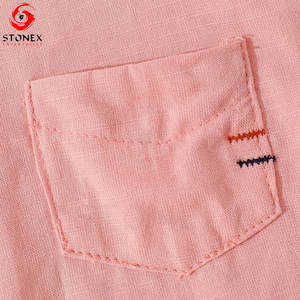 เสื้อเชิ้ตผู้ชายสำหรับฤดูร้อน ผ้าฝ้าย 100% ระบายอากาศได้ดี ปกเสื้อแบบพับได้ ตรวจจับรอยตะเข็บ  รับสั่งทำโลโก้และดีไซน์ - Product Image 3