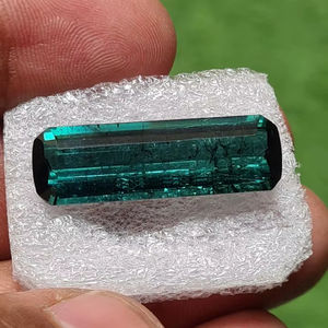 พลอยทัวร์มาลีนสีเขียวอมฟ้าธรรมชาติ รูปทรงแปดเหลี่ยมเหลี่ยมเพชรพลอย ขนาด 28x9 มม. น้ำหนัก 13 กะรัต สำหรับทำเครื่องประดับ - Product Image 1