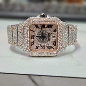 Montre de luxe pour homme avec diamants, bracelet en moissanite/argent, mouvement à quartz ETA analogique, boîtier de 28 mm, fermoir déployant, verre saphir, jour/date - Product Image 1