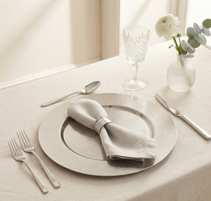 Assiettes de présentation rondes au design exquis, assiettes de présentation argentées, grossiste en assiettes de présentation métalliques pour restaurants - Product Image 1