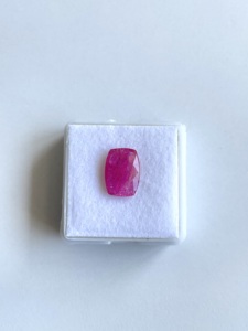 Rubí natural de 3.09 quilates, corte cojín, de Mozambique (H), piedra preciosa natural para la elaboración de joyería fina. - Product Image 4
