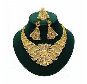 Ensemble de bijoux plaqué or 4 pièces tendance avec collier sautoir à plaque, design magnifique pour le quotidien des femmes - Product Image 3