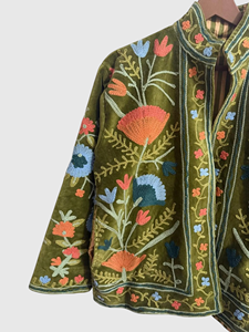 Veste florale brodée à la main, col mandarin, veste matelassée, vêtements de printemps grandes tailles, veste bohème en velours - Product Image 4