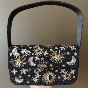 Bolso de mano con cuentas celestial – Bordado de Luna, Estrellas y Sol, Bolso de noche negro hecho a mano, Cartera de diseño llamativo (ÚLTIMA unidad) - Product Image 1
