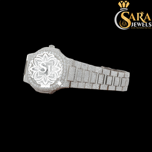 Reloj de Moda con Diamantes Moissanite de Alta Demanda, Esfera Negra, para Fiestas, Atuendos Casuales y Estilo Urbano, Disponible para la Venta - Product Image 3