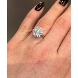 Anillo de aniversario de diamantes cultivados en laboratorio en plata de ley 925 Regalo de San Valentín para ella - Product Image 4