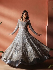 Elegante Lehenga Choli plateado con bordado, vestido de novia tradicional hasta el suelo para mujeres, ropa de India y Pakistán. - Product Image 4
