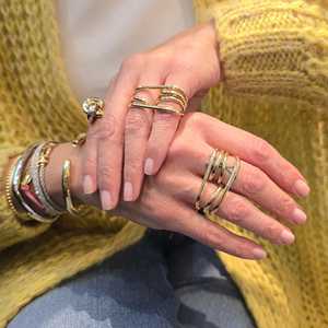 Bague double filigranée filée en or massif 14k 18k, style minimaliste et délicat, collection de bagues à deux doigts reliées, vente en gros - Product Image 4