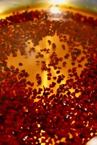 Graines d'annatto séchées pour bouillon de hotpot, marinade BBQ, poulet frit et production de sauces - Product Image 2