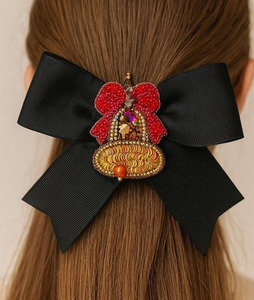 Pince à cheveux de luxe de Noël avec nœud en ruban noir et broderie clochette, accessoire festif fait main pour femmes et filles, collection boutique - Product Image 1