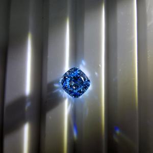Diamant de laboratoire IGI certifié 1 carat, bleu intense fantaisie, taille coussin, taille brillant modifiée, VS2, en vrac pour la fabrication de bijoux, vente en gros - Product Image 4