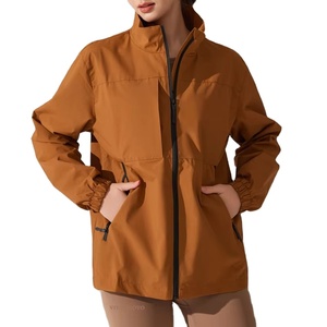 Chaqueta de lluvia impermeable ligera para mujer, abrigo cortavientos con cuello levantado y cremallera completa para senderismo, Camping, camisetas activas para correr - Product Image 3