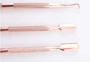 Kit de Herramientas de Manicura DIY de Acero Inoxidable ANAAIF: Empujador de Cutículas, Cortaúñas, Tijeras, Pinzas y Extractor de Cutículas Desechables en Oro Rosa - Product Image 4