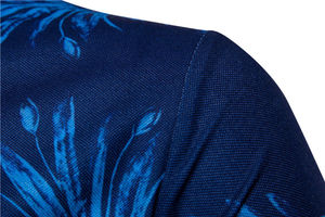 Camisa Polo Azul con Estampado de Hojas Tropicales para Hombre, Manga Corta, Verano, Casual, Ligera y Transpirable - Product Image 3