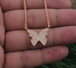 Collier pendentif papillon plaqué or rose 18 carats de luxe pour femmes, bijoux animaliers en zircone cubique AAA, vente en gros pour femmes - Product Image 1