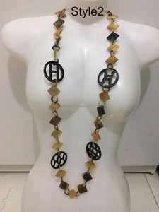 Collier classique pour femme en corne avec pendentif en acrylique et chaîne en corde, certifié IGI, artisanat SAMI, bijoux de fête tendance - Product Image 3