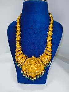 Collier de temple traditionnel indien du sud en or massif 22 carats, modèle Lakshmi Kasu Mala classique, fait main, avec pièces de monnaie dédiées à la déesse, 22 pouces - Product Image 2