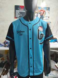 Camiseta de Béisbol para Hombre Gentlemen Club, Azul y Negro, Manga Corta, Logotipo Bordado, Cierre de Botones, Corte Regular, Todas las Temporadas, Directo de Fábrica - Product Image 3