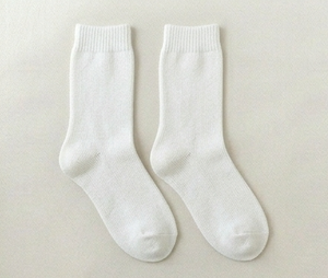 Chaussettes ras du cou pour femmes, blanches, couleur unie, tricotées, respirantes, pour usage quotidien, longueur standard, printemps - Product Image 1