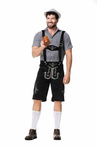 Chemise à carreaux bavaroise pour homme avec broderie, short marron et noir taille mi-haute, tenue décontractée - Product Image 5