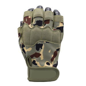 Gants de protection pour les paumes, conçus pour des routines de mouvement actif, offrant un confort et une sensation premium lors d'un entraînement physique intensif. - Product Image 6