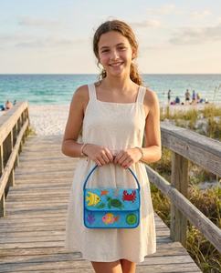 Bolso Rectangular Bordado a Mano SOL MER con Cuentas de Vidrio de Poliéster y Patrón de Natación en Textil - Product Image 1