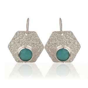 Venta al por mayor Chapado en plata Pendientes colgantes finos Calcedonia Rosa Piedra preciosa Gancho Gota Pendientes de estilo de moda - Product Image 3