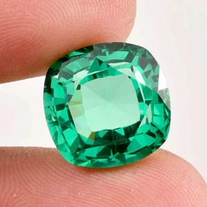 Pierre précieuse verte de laboratoire taille coussin pour la fabrication de bijoux, pierre minérale naturelle Jaura Jewels LGS7 - Product Image 4